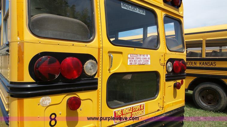 image for item K5257 1998 Chevrolet B7 school bus