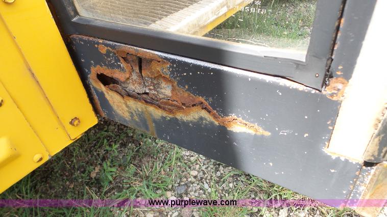 image for item K5257 1998 Chevrolet B7 school bus