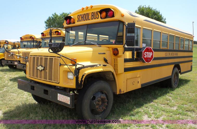 image for item K5258 2000 Chevrolet B7 school bus