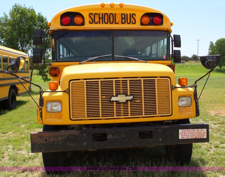 image for item K5258 2000 Chevrolet B7 school bus