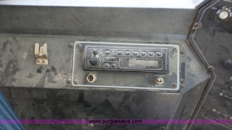 image for item K5258 2000 Chevrolet B7 school bus