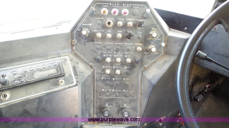 image for item K5258 2000 Chevrolet B7 school bus