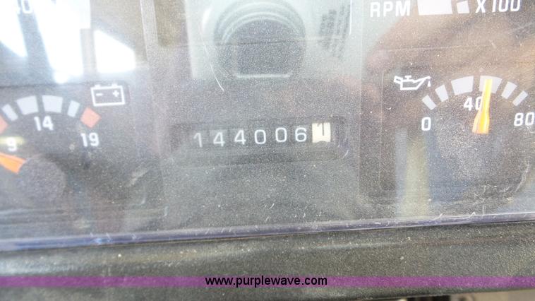 image for item K5258 2000 Chevrolet B7 school bus