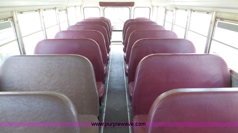 image for item K5258 2000 Chevrolet B7 school bus