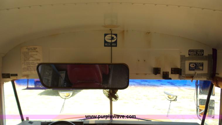 image for item K5258 2000 Chevrolet B7 school bus