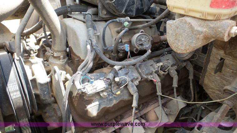 image for item K5258 2000 Chevrolet B7 school bus