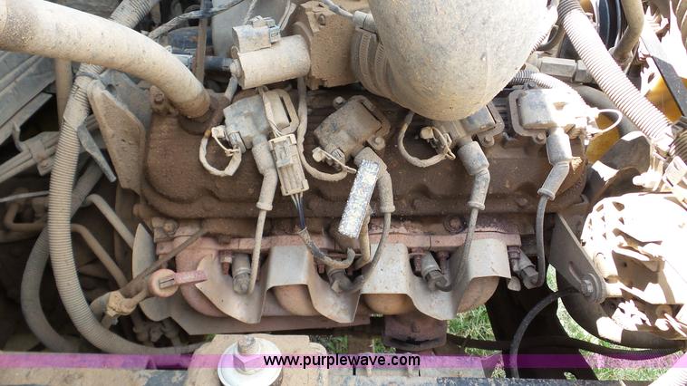 image for item K5258 2000 Chevrolet B7 school bus