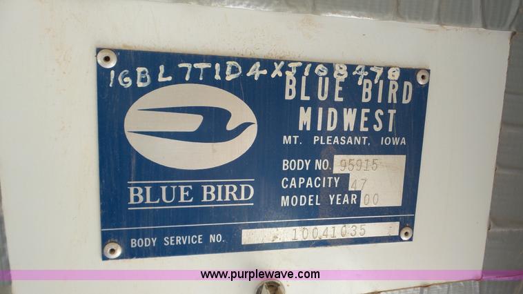 image for item K5258 2000 Chevrolet B7 school bus