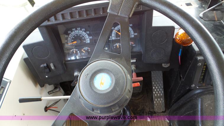 image for item K5260 1996 Blue Bird TC2000 school bus