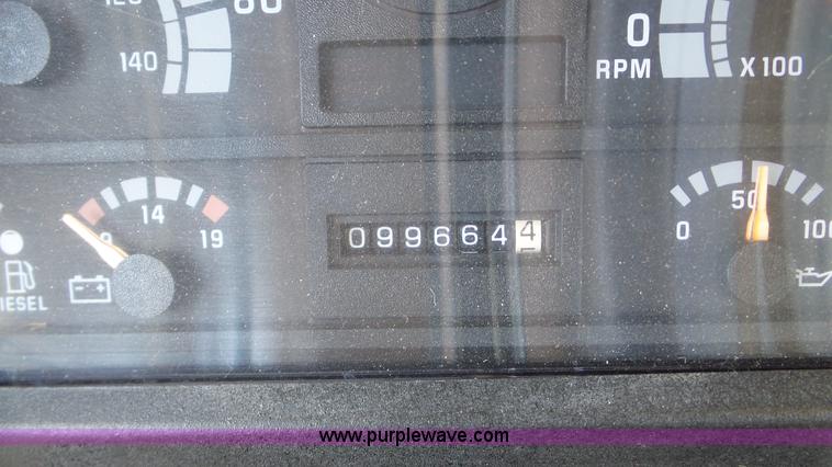 image for item K5260 1996 Blue Bird TC2000 school bus