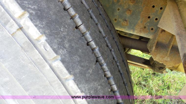 image for item K5260 1996 Blue Bird TC2000 school bus