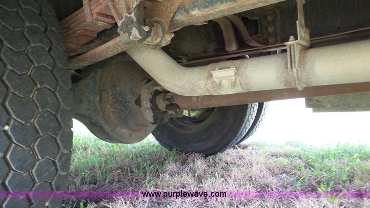 image for item K5260 1996 Blue Bird TC2000 school bus