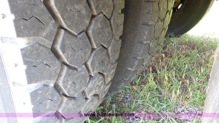 image for item K5260 1996 Blue Bird TC2000 school bus