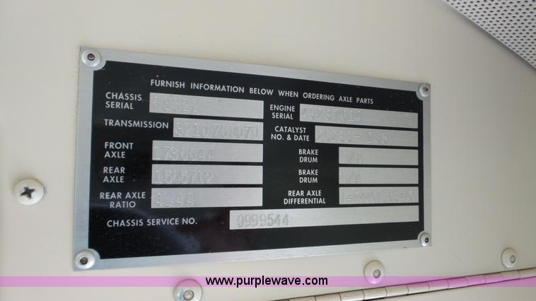 image for item K5260 1996 Blue Bird TC2000 school bus