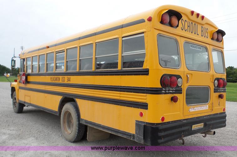 image for item K5261 1993 Ford B700 school bus