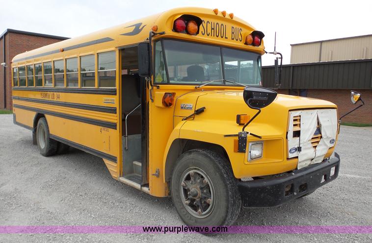 image for item K5261 1993 Ford B700 school bus