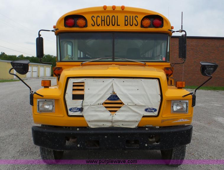 image for item K5261 1993 Ford B700 school bus