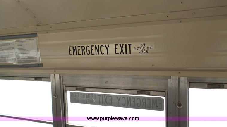 image for item K5261 1993 Ford B700 school bus