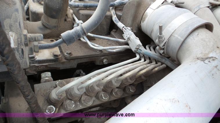 image for item K5261 1993 Ford B700 school bus