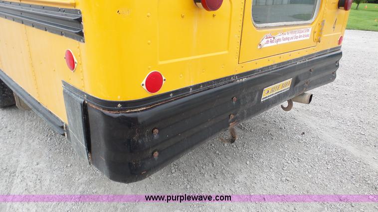 image for item K5261 1993 Ford B700 school bus
