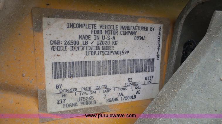 image for item K5261 1993 Ford B700 school bus