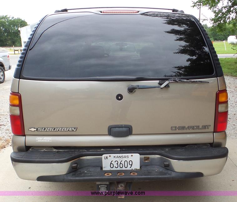 image for item K5263 2002 Chevrolet Suburban 1500 SUV