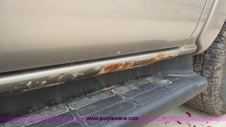 image for item K5263 2002 Chevrolet Suburban 1500 SUV