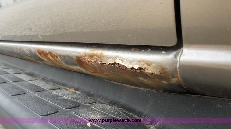 image for item K5263 2002 Chevrolet Suburban 1500 SUV