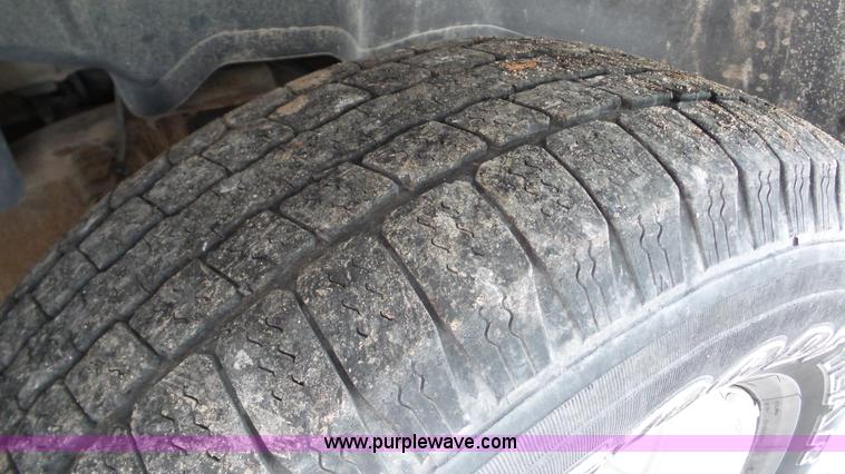 image for item K5263 2002 Chevrolet Suburban 1500 SUV