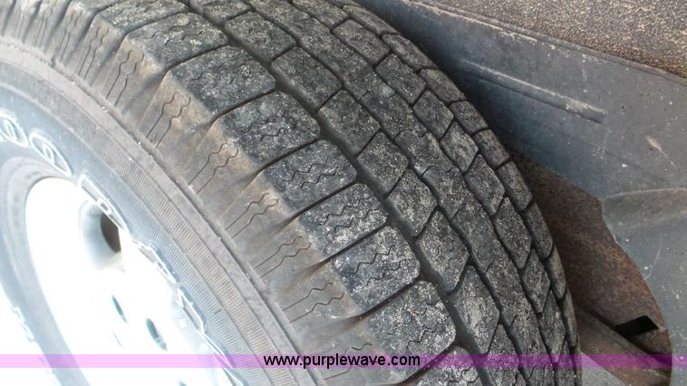 image for item K5263 2002 Chevrolet Suburban 1500 SUV