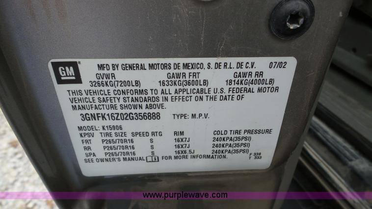 image for item K5263 2002 Chevrolet Suburban 1500 SUV