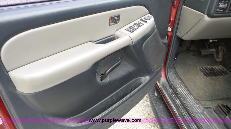 image for item K5264 2002 Chevrolet Tahoe SUV