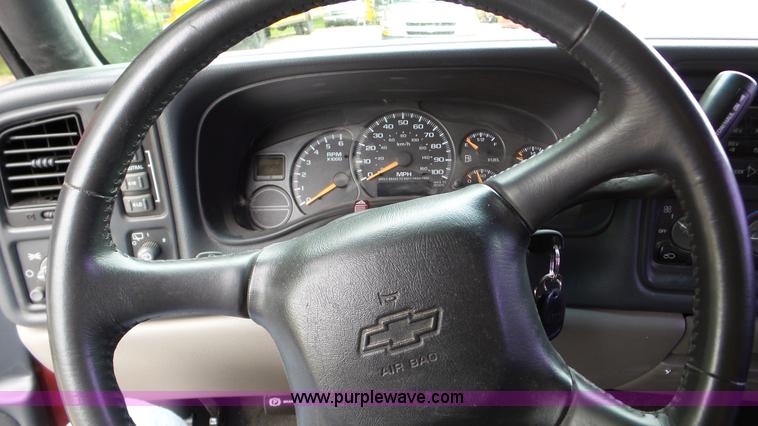 image for item K5264 2002 Chevrolet Tahoe SUV