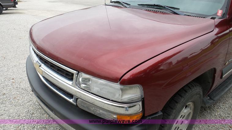 image for item K5264 2002 Chevrolet Tahoe SUV