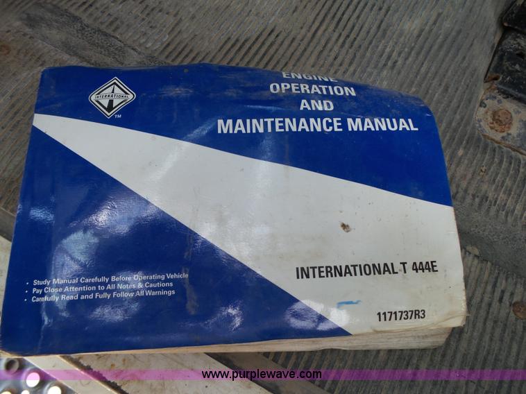 image for item K8438 2001 International 4700 dump truck