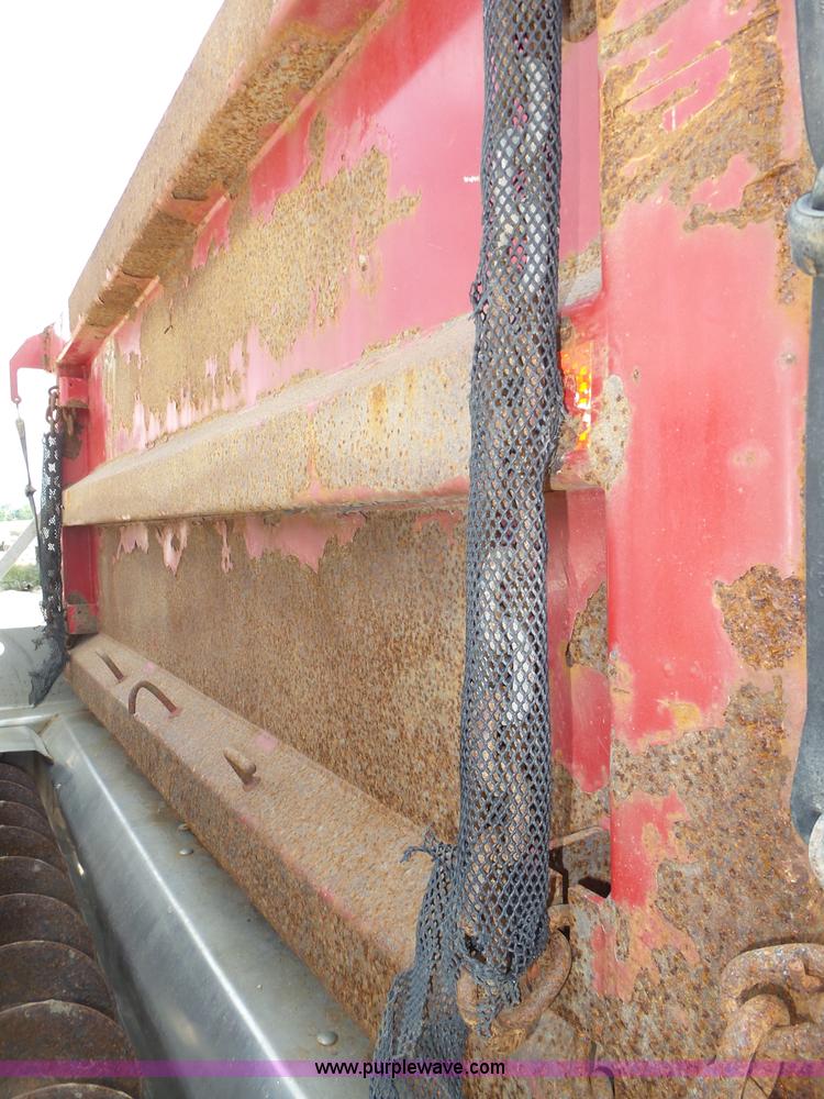 image for item K8438 2001 International 4700 dump truck