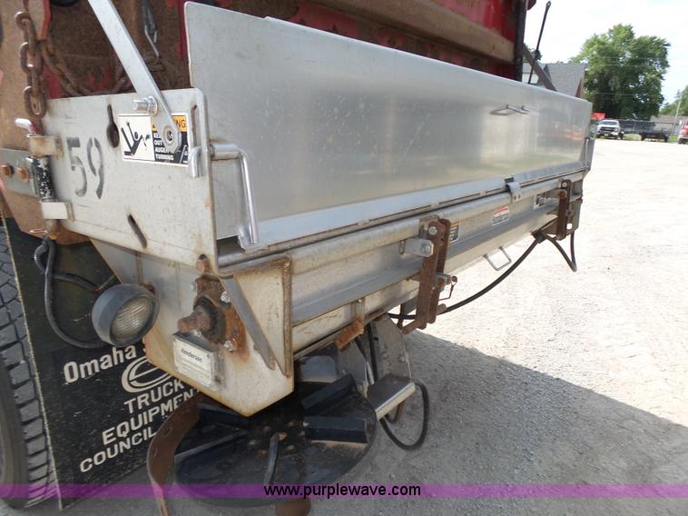 image for item K8438 2001 International 4700 dump truck