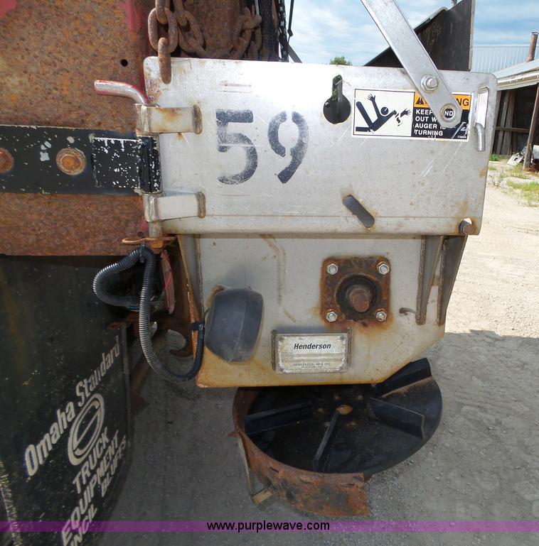 image for item K8438 2001 International 4700 dump truck