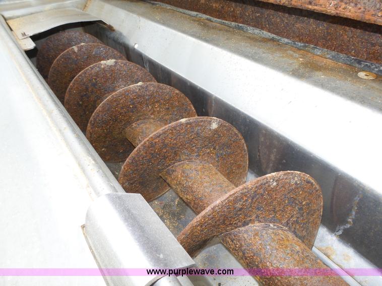 image for item K8438 2001 International 4700 dump truck