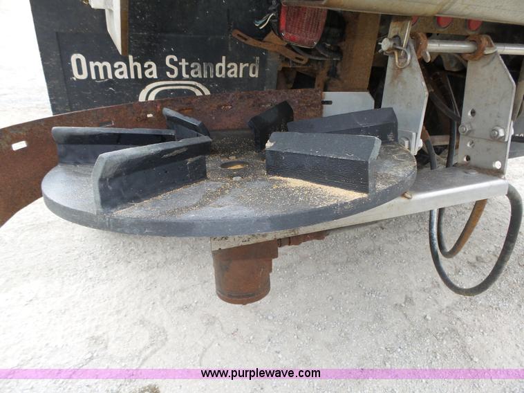 image for item K8438 2001 International 4700 dump truck