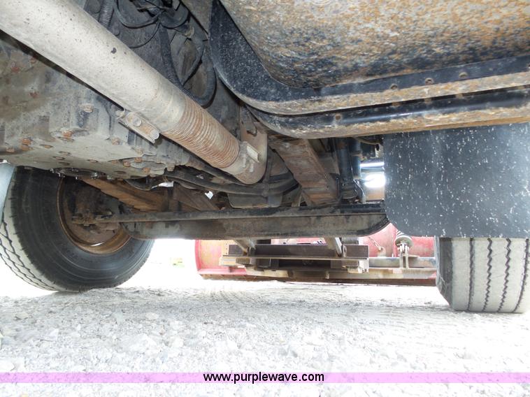 image for item K8438 2001 International 4700 dump truck