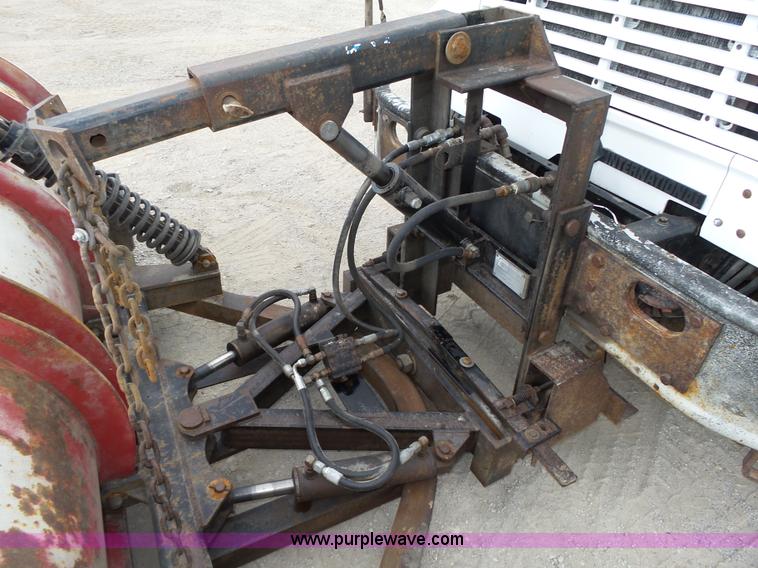 image for item K8438 2001 International 4700 dump truck