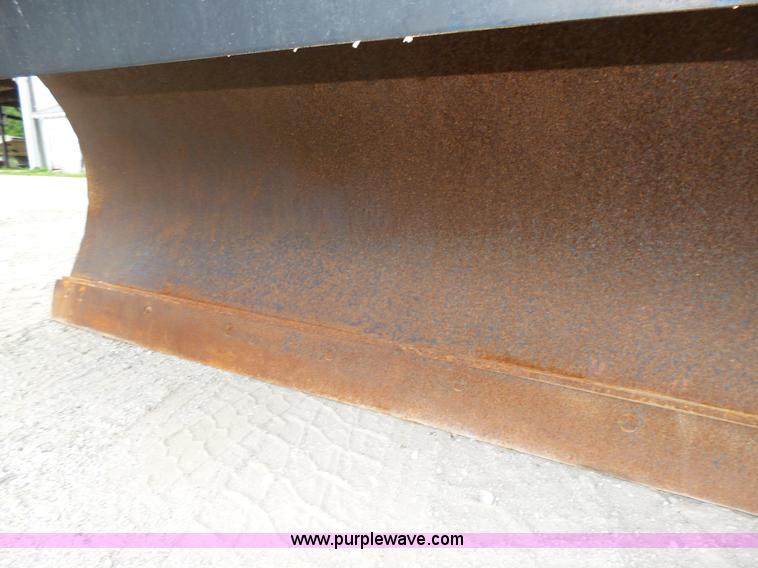 image for item K8438 2001 International 4700 dump truck