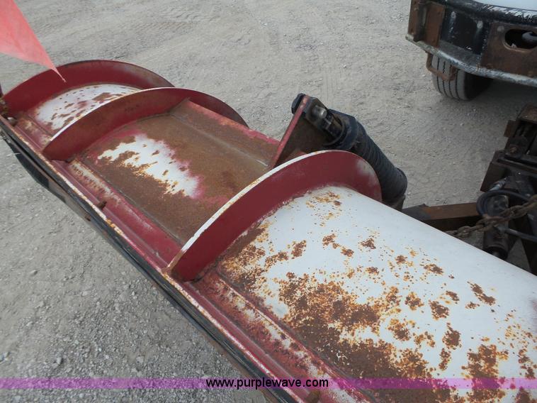 image for item K8438 2001 International 4700 dump truck