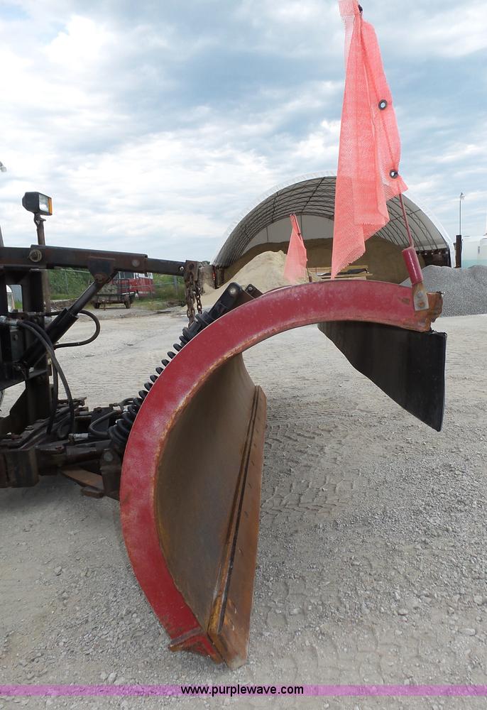 image for item K8438 2001 International 4700 dump truck