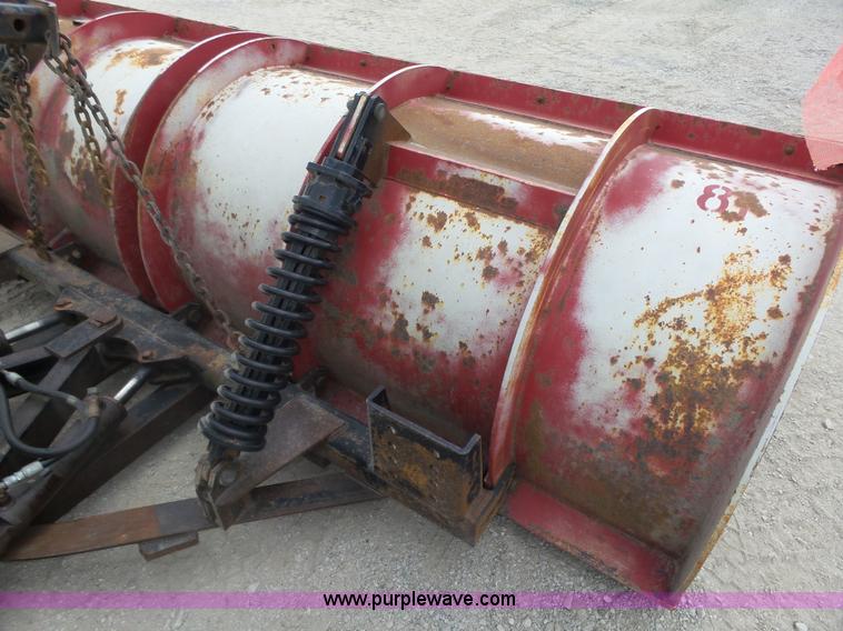 image for item K8438 2001 International 4700 dump truck