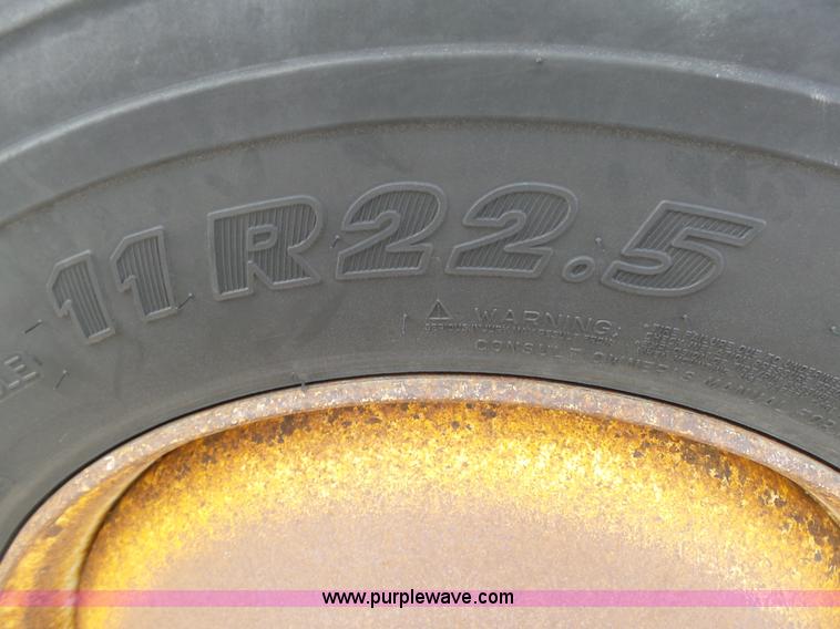 image for item K8438 2001 International 4700 dump truck