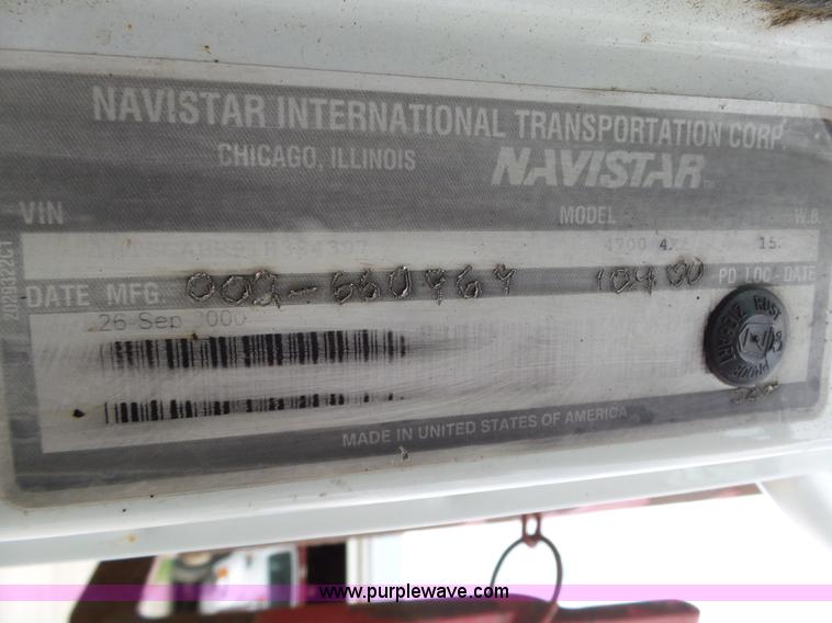 image for item K8438 2001 International 4700 dump truck