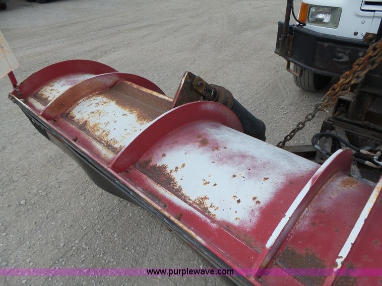 image for item K8439 2001 International 4700 dump truck