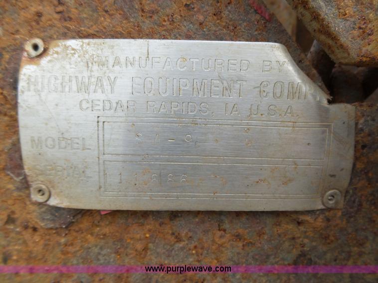 image for item K8439 2001 International 4700 dump truck